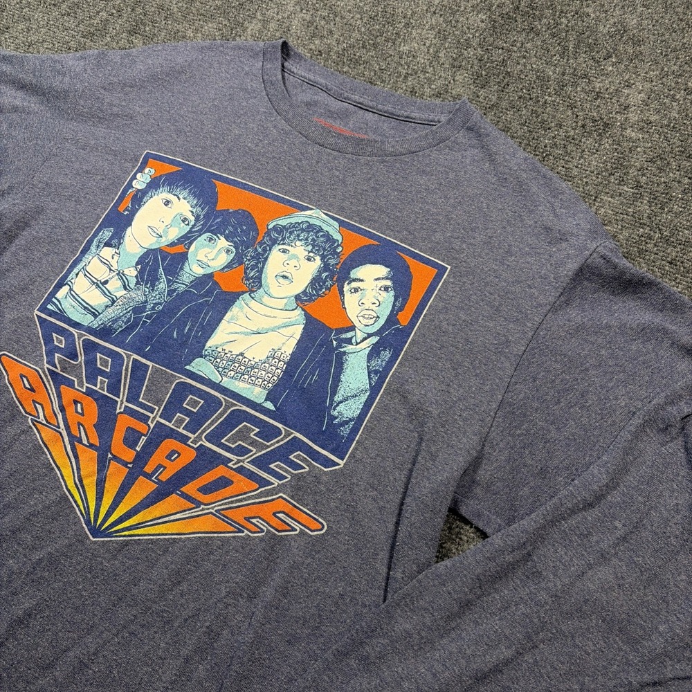 Stranger Things  Palace Arcade Graphic T Shirt Long Sleeve size M